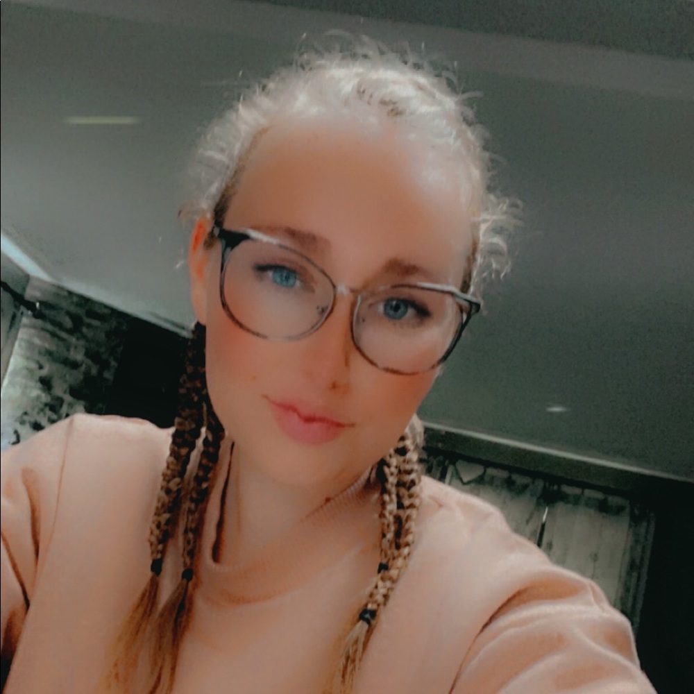 Meet your Posher, Katie